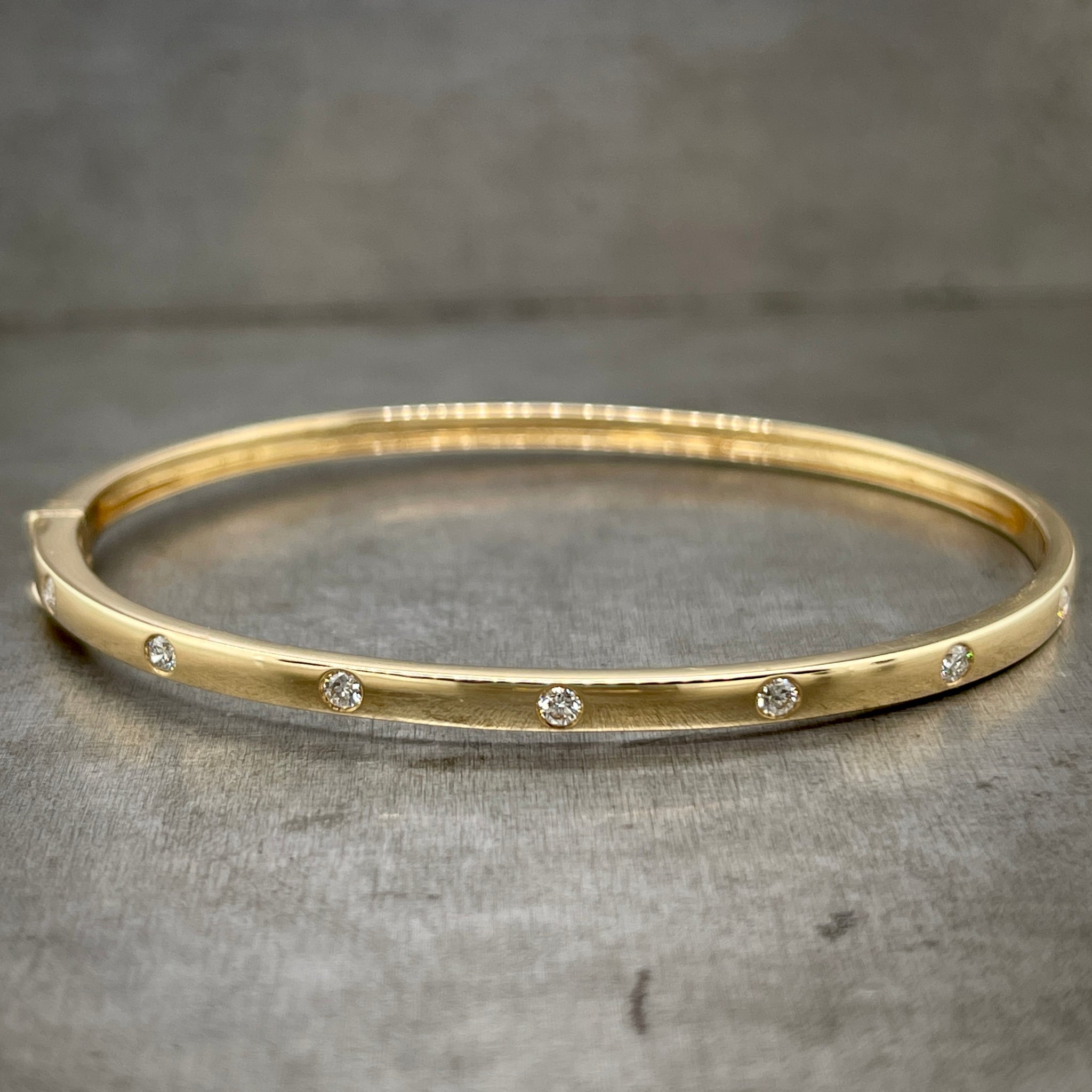 Round Brilliant Diamond Gold Bangle