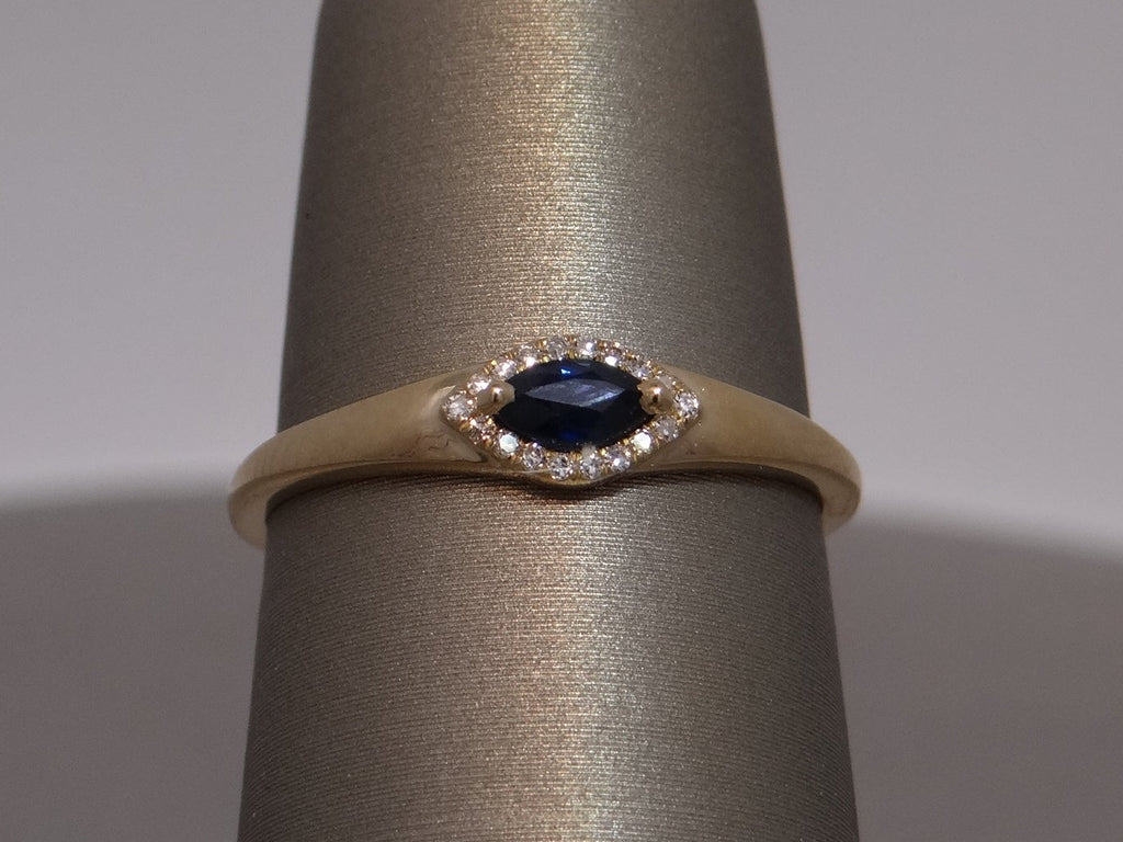 Sapphire ring with Diamond halo