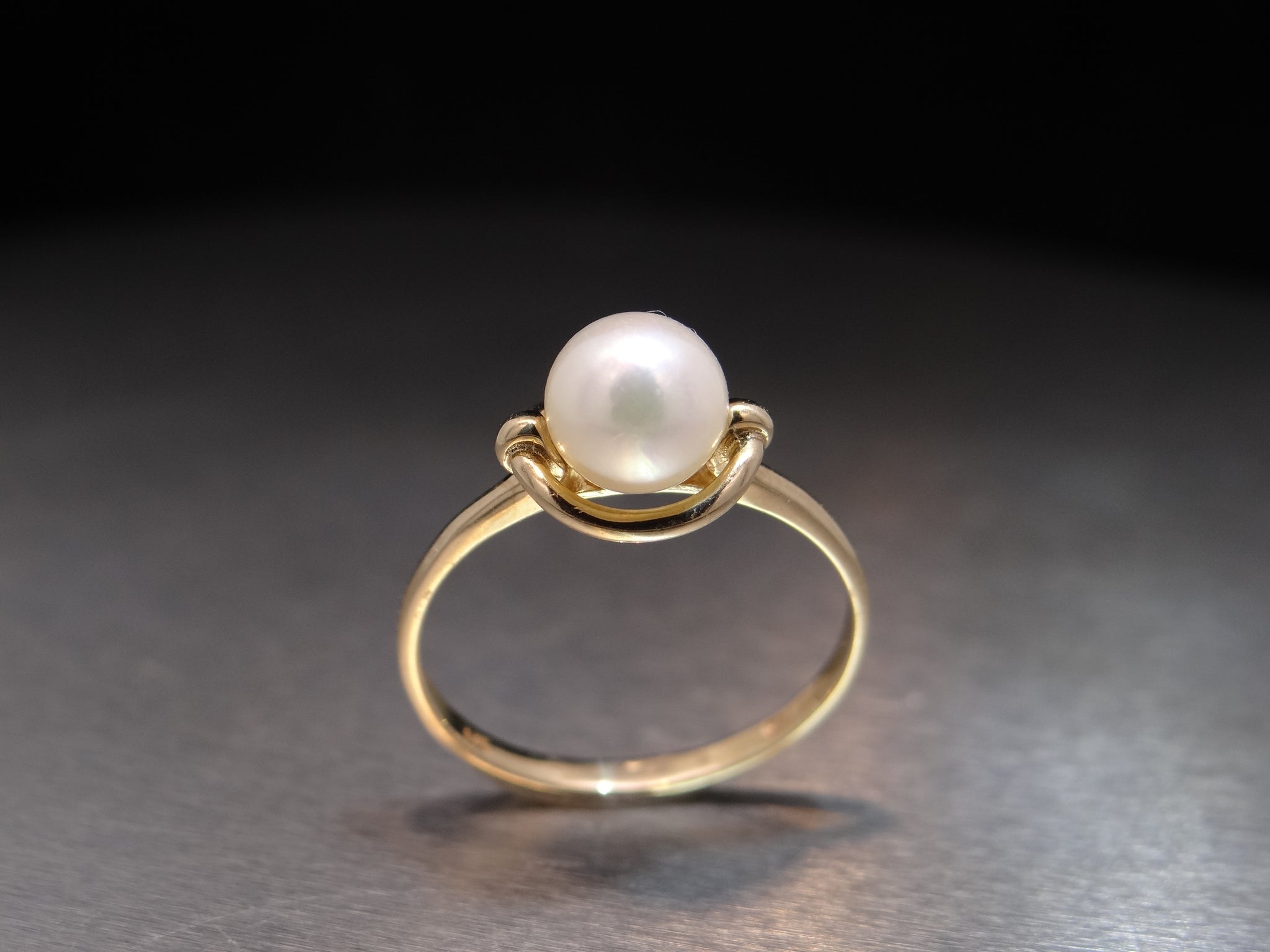 Solitaire Pearl Ring