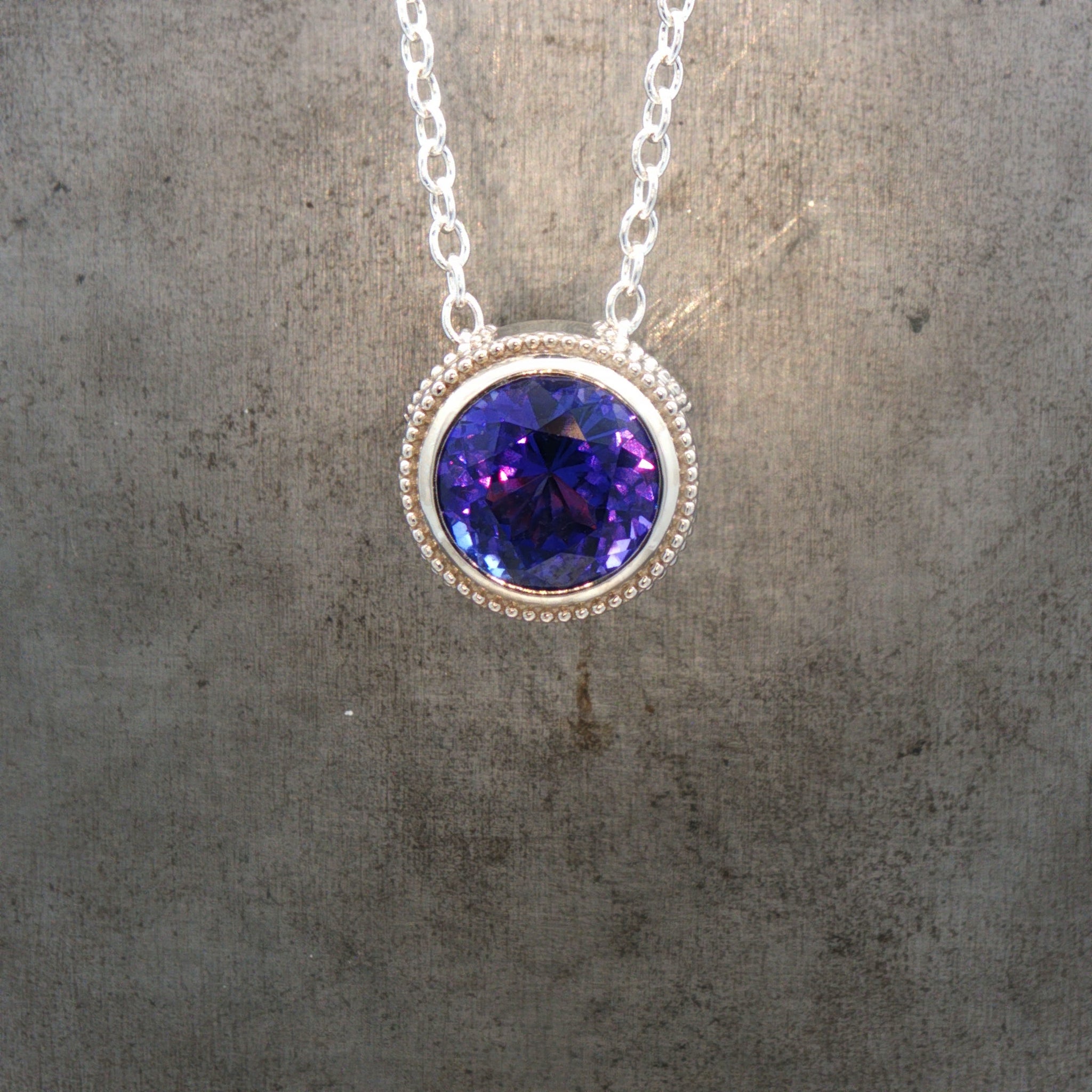 18 Karat White Gold Tanzanite Pendant