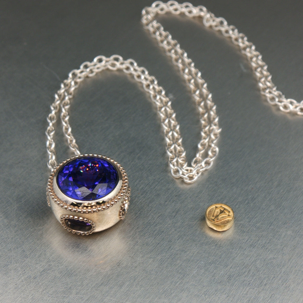 18 Karat White Gold Tanzanite Pendant