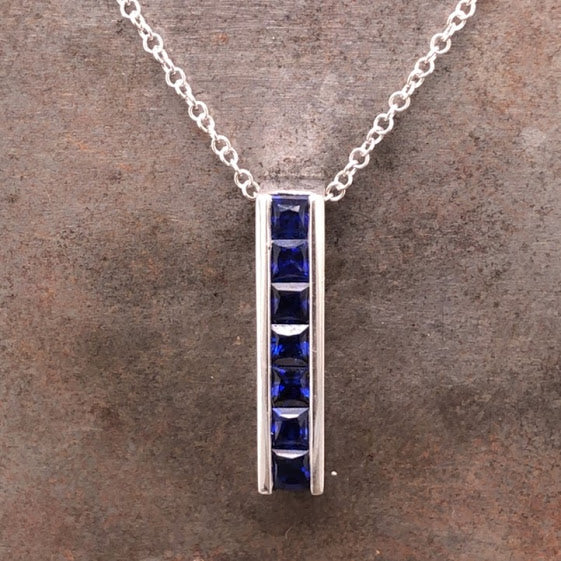 18K White Gold Blue Sapphire Pendant Necklace