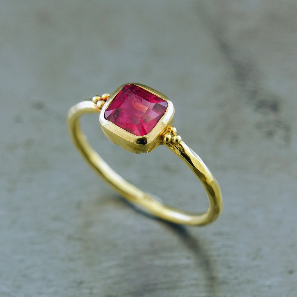 Ruby 18k Yellow Gold Ring